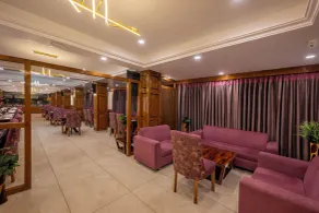 KC Vilaas Kufri - Restaurant