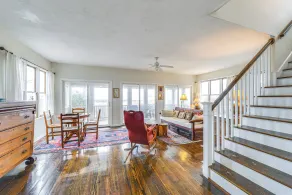 Marshfield Home w/ 4 Decks & Private Beach Access! - Innvendig
