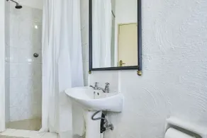 Inn & Out Sandton Park  - Badezimmer