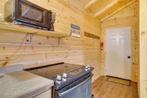 Mauston Studio Cabin ~ 15 Mi to Wisconsin Dells! - Innenbereich