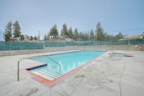 1 Mi to Stagecoach Chairlift: Stateline Condo - Innvendig