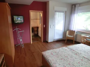 Ferienwohnung Burgunder - Ferienweingut Rainer Hirschen - Zimmer