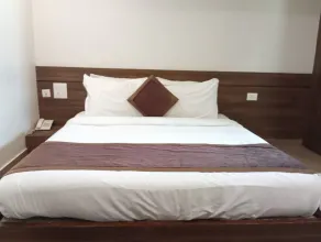 Goroomgo City Square Hisar - Room