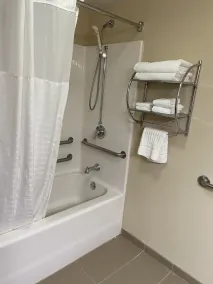Comfort Suites Pittsburgh Airport - Salle de bain