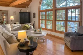 Viola Lakefront Escape w/ 3 Kayaks & Paddle Board - Innvendig