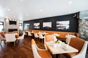 Waterton Glacier Suites - Restaurant