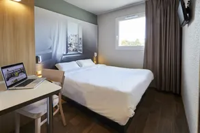 B&B HOTEL Honfleur - Room
