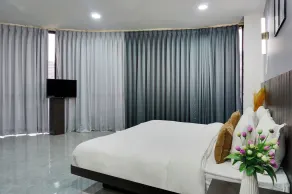 Hotel Sky Inn Pune - Room