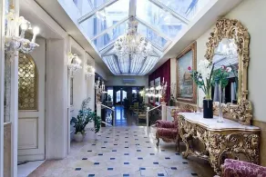 Hotel Belle Epoque - Interior entrance