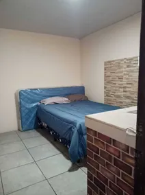 Hogar tico-estadounidense cerca de aeropuerto - Room