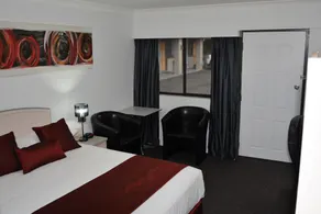Alabaster Motor Inn - Room