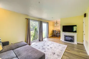 17 Mi to Coal Canyon Trail: Scenic Mtn-view Apt! - Interiør