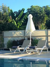 Notos Luxury Studios - Piscine