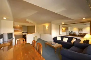 Lakefront Apartments,18 LAKE ESPLANADE ROAD - Chambre