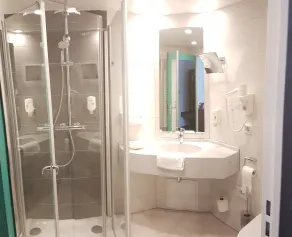 AKZENT Hotel Zur Post - Bathroom