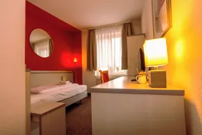 Kulturhotel Hessenland Kassel Innenstadt by stay awesome - Room