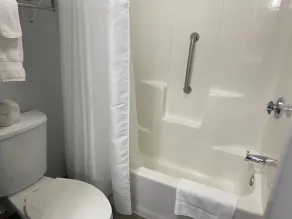 Baymont by Wyndham Danville IL - Salle de bain