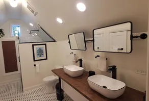 The Oak Park Loft - Bad
