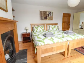 2 Ashby Place - Room