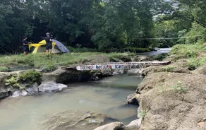 TERATAI BIRU RIVER CAMPING GROUND - Interior entrance