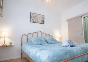 Le Bohemian Chic - 4 chambres en hypercentre de Saint-Omer, idéal pour les groupes - Værelse