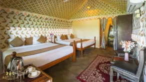 The Royal Heritage Tent Resort, Kevadia - Rum