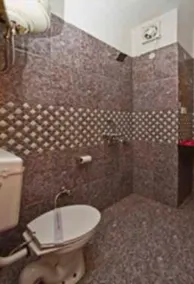 New Harmony Inn - Bathroom