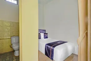 OYO 94834 Homestay Arjuna Near Taman Safari 2 Prigen - Værelse