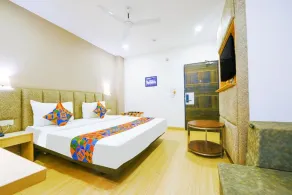 FabHotel The Residency 44 Noida - Camera