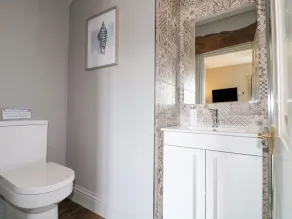 The Creamery - Bathroom