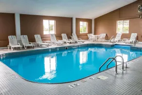Country Inn & Suites by Radisson, Battle Creek, MI - Piscine