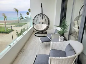 Seafront Condo Pool and Jacuzzi - Terrace/patio