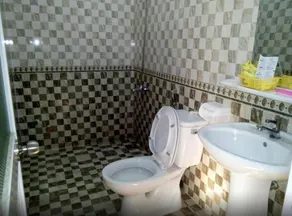 Kim Hong Anh Guesthouse - Bathroom