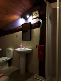 Albergue Rural Mandoia - Hostel - Bathroom
