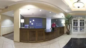 Holiday Inn Express Delano by IHG - Réception