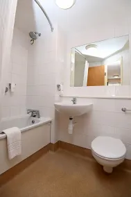 Meadow Farm Redditch by Marstons Inns - Baño