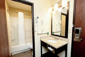 Quality Inn & Suites Marinette - Bad