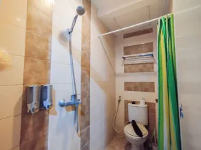 Best Choice 2BR Apartment at The Edge Bandung By Travelio - Bathroom