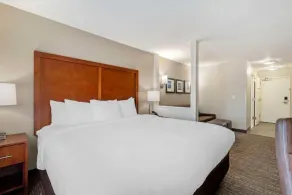 Comfort Inn & Suites Brunswick I-95 - Zimmer