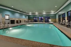 Holiday Inn Express Hotel & Suites Cedar Rapids I-380 at 33rd Avenue by IHG - Pool