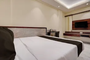 Super Collection O Talwade Corpoarte Homestay - Room