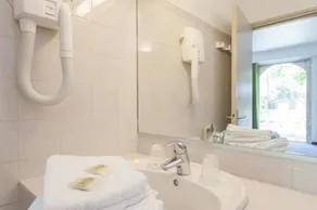 Hôtel Astria - Bathroom