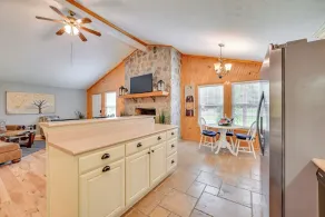 Access to Rough River Lake! Family Home w/ Deck - Interiör