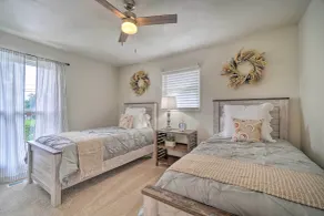 Updated Knoxville Home w/ Media Room + Patio! - Interiør