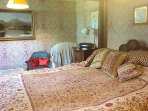 Chalk and Cheese - Room