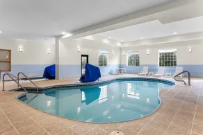 Comfort Suites Grayslake near Libertyville North - Pool