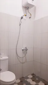 Wafaby Guest House - Bathroom