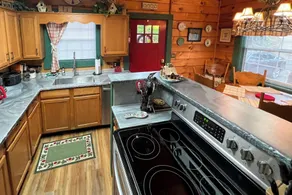 Serene Cabin in the Smokies w/ 2 Decks & Hot Tub! - Interiør