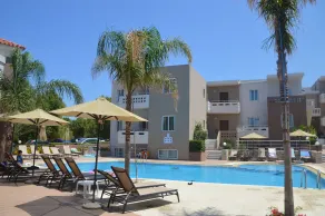Golden Bay - Pool