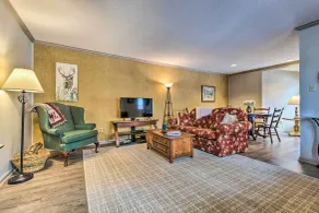 Single-Story Fairfield Bay Condo w/ Deck! - Interiør